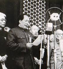 Mao Trạch Đông tuyên bố sự ra đời của nước CHND Trung Hoa
